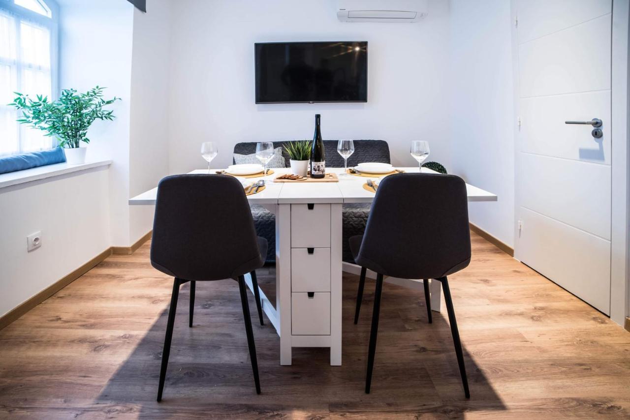 Pintes 38 Apartment ดูเนาวิวาโรส ภายนอก รูปภาพ